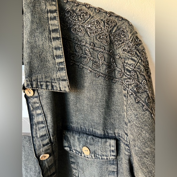 Young Threads Denim Jacket size Small - Picture 4 of 4